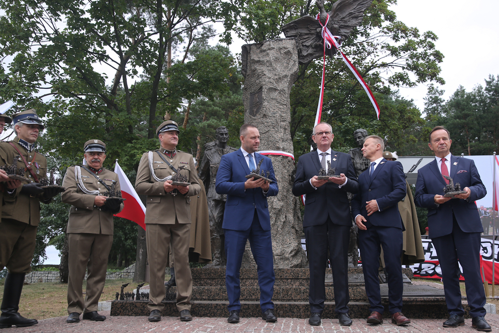 Uroczystość odsłonięcia Pomnika Żołnierzy Wyklętych Niezłomnych w Mielcu – 3 września 2022. Fot. Sławek Kasper (IPN)