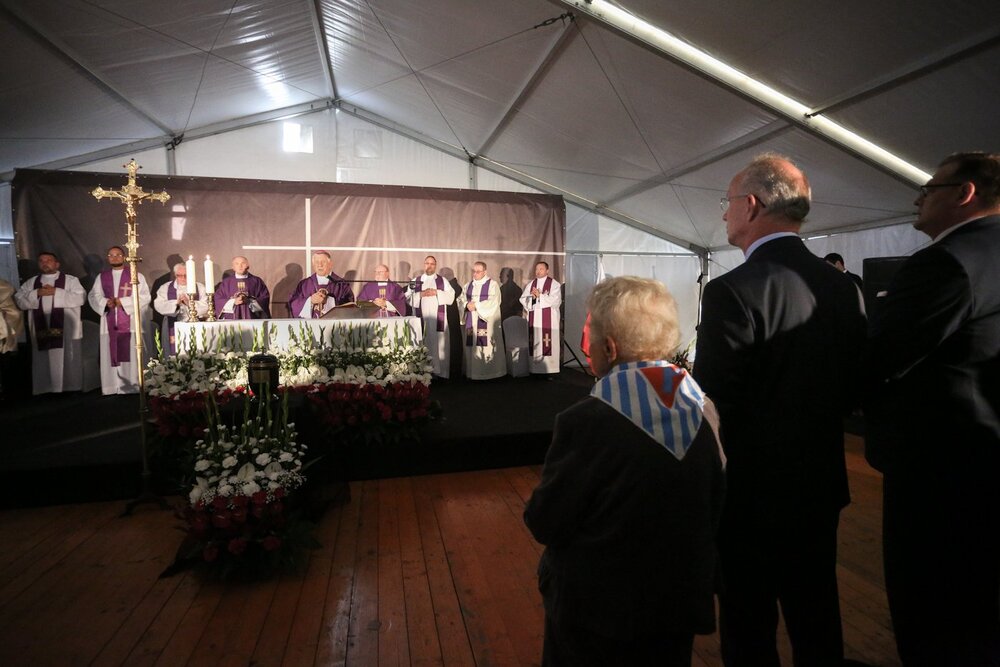 Uroczystości pogrzebowe polskich więźniarek KL Ravensbrück – Fürstenberg/ Havel, 6 września 2022. Fot. Sławek Kasper (IPN)