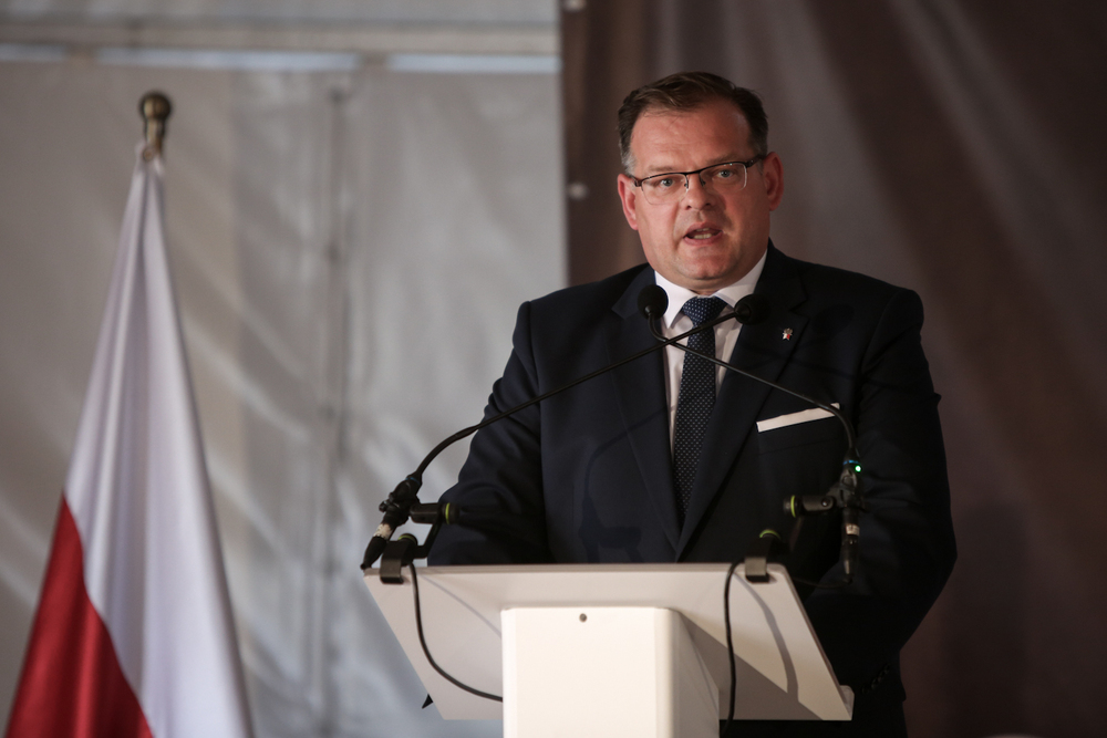 Jan Józef Kasprzyk, szef Urzędu do Spraw Kombatantów i Osób Represjonowanych. Pogrzeb polskich więźniarek KL Ravensbrück – Fürstenberg/Havel, 6 września 2022. Fot. Sławek Kasper (IPN)