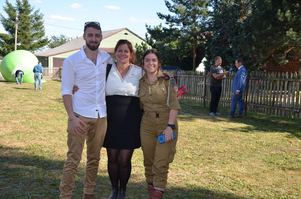 Rodzina Abrahama Izaaka Segala na uroczystości wręczenia Odznaki Honorowej „Zasłużony dla Województwa Podkarpackiego” – Markowa, 6 września 2022. Fot. Katarzyna Gajda-Bator IPN