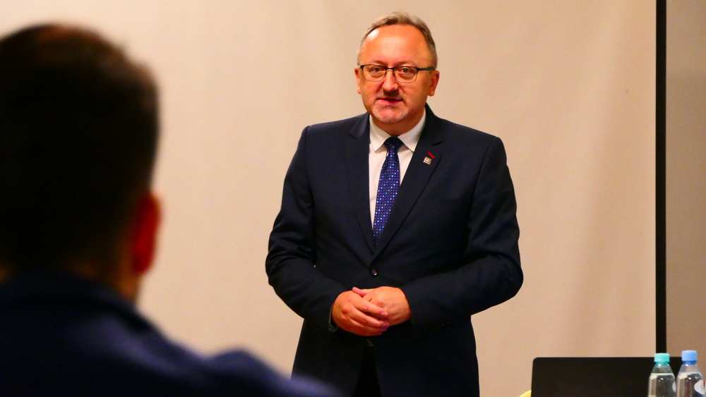 Dr hab. Karol Polejowski, wiceprezes IPN. XVI Letnia Szkoła Historii Najnowszej IPN – Palczew, 5–10 września 2022. Fot. Sylwia Szyc (IPN)