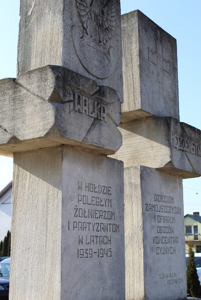 pomnik przed renowacją