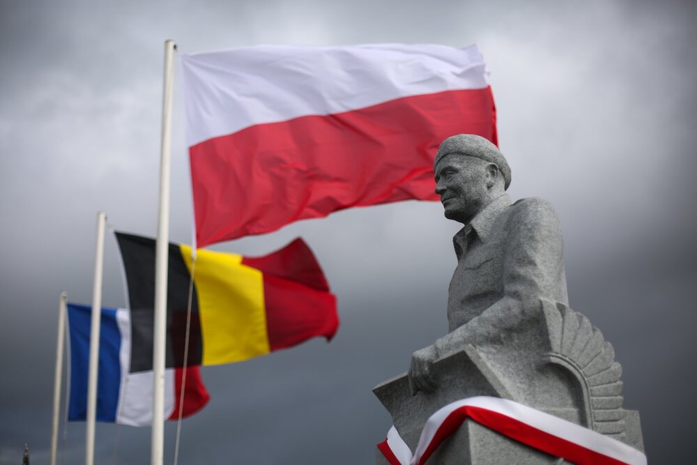 Uroczystość odsłonięcia pomnika generała Stanisława Maczka w Terneuzen – 16 września 2022. Fot. Sławek Kasper (IPN)