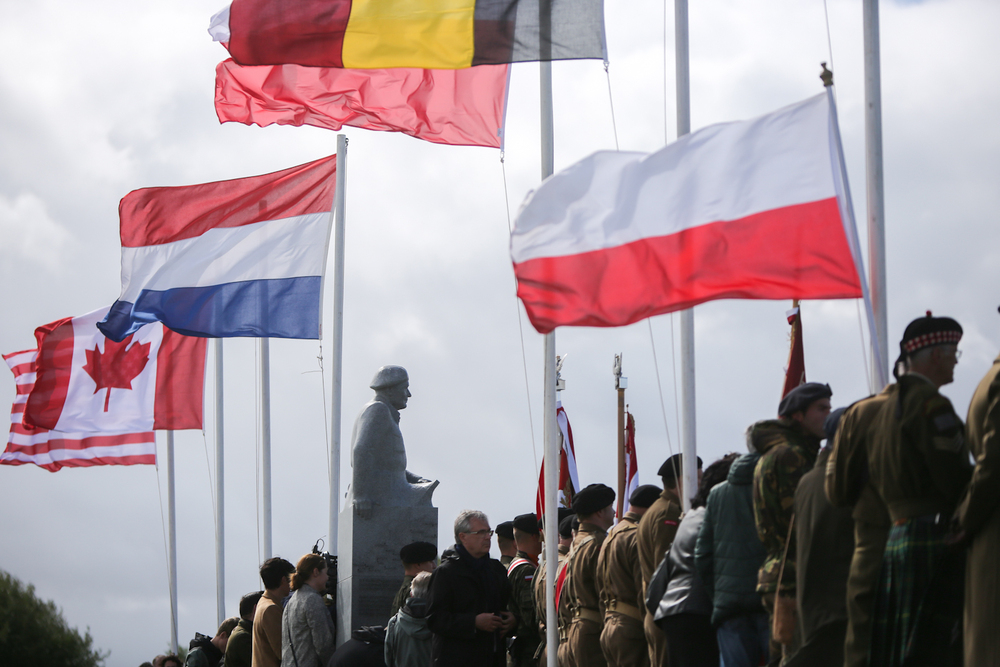 Uroczystość odsłonięcia pomnika generała Stanisława Maczka w Terneuzen – 16 września 2022. Fot. Sławek Kasper (IPN)