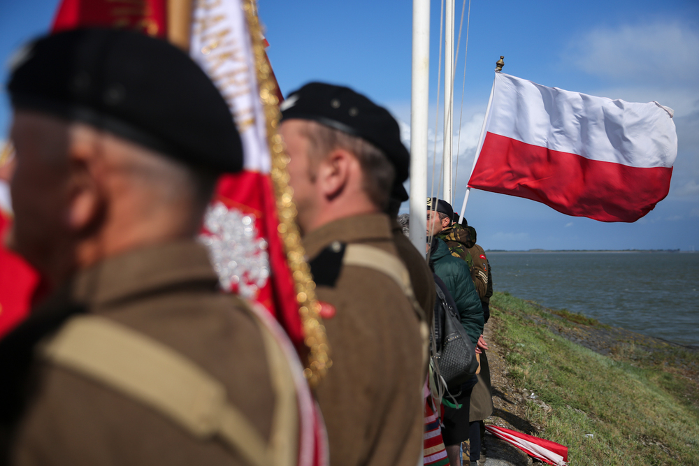 Uroczystość odsłonięcia pomnika generała Stanisława Maczka w Terneuzen – 16 września 2022. Fot. Sławek Kasper (IPN)