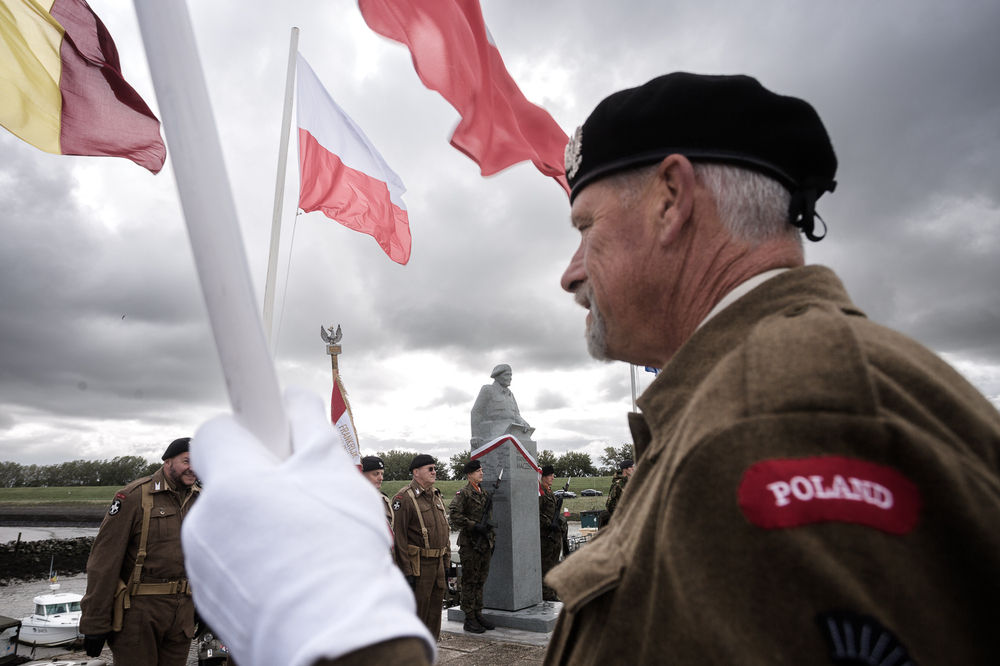 Uroczystość odsłonięcia pomnika generała Stanisława Maczka w Terneuzen – 16 września 2022. Fot. Sławek Kasper (IPN)