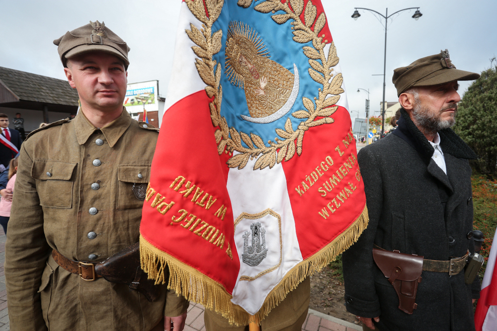 Uroczystość odsłonięcia pomnika poświęconego żołnierzom szwadronu Zdzisława Badochy „Żelaznego” 5. Wileńskiej Brygady Armii Krajowej – Sierakowice, 18 września 2022. Fot. Sławek Kasper (IPN)