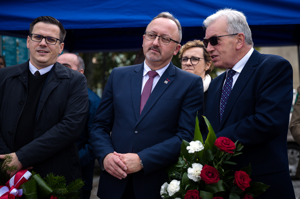 Uroczystość odsłonięcia pomnika poświęconego żołnierzom szwadronu Zdzisława Badochy „Żelaznego” 5. Wileńskiej Brygady Armii Krajowej – Sierakowice, 18 września 2022. Fot. Sławek Kasper (IPN)