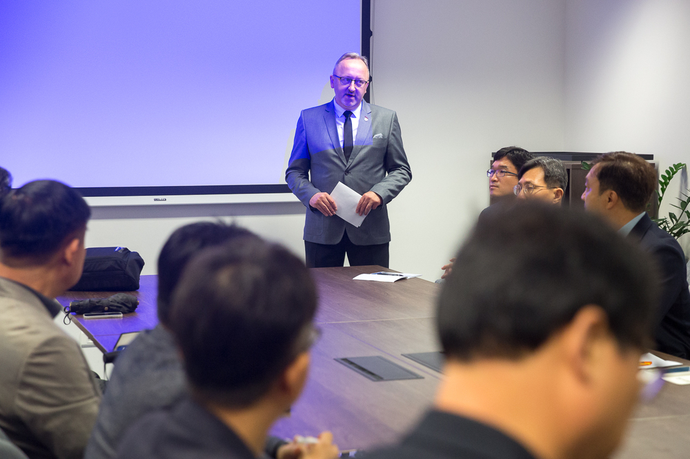 Przedstawiciele instytucji państwowych z Korei Południowej z wizytą w Instytucie Pamięci Narodowej – 20 września 2022. Fot. Sławek Kasper (IPN)