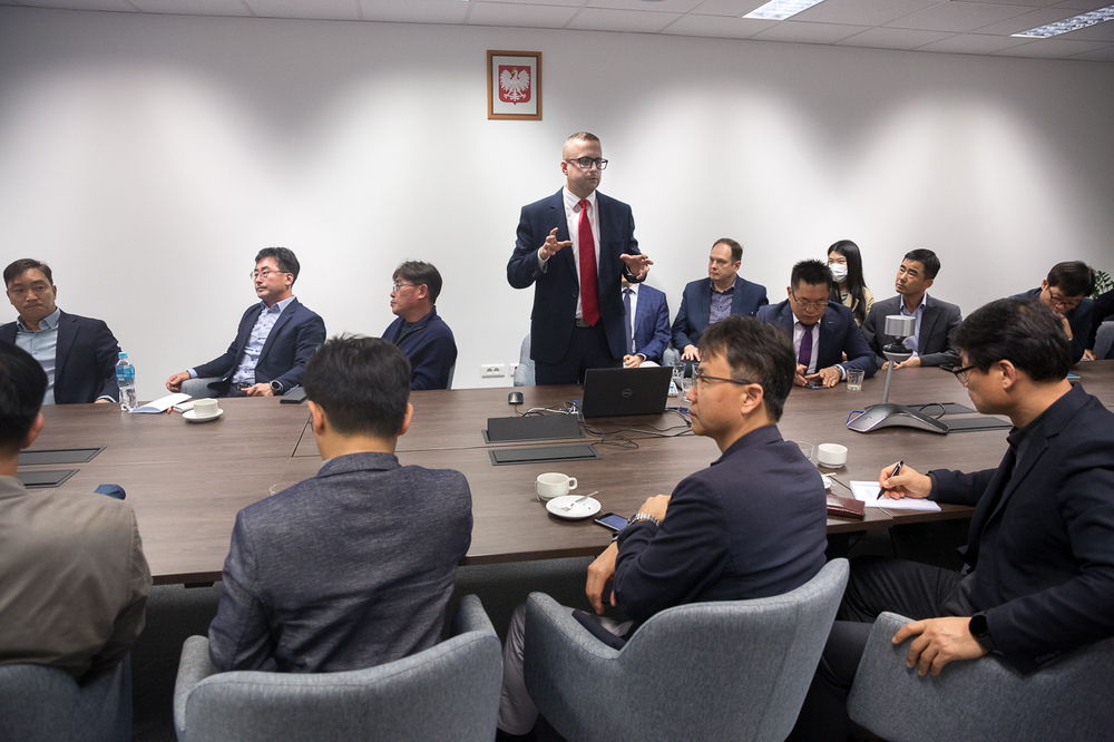 Przedstawiciele instytucji państwowych z Korei Południowej z wizytą w Instytucie Pamięci Narodowej – 20 września 2022. Fot. Sławek Kasper (IPN)