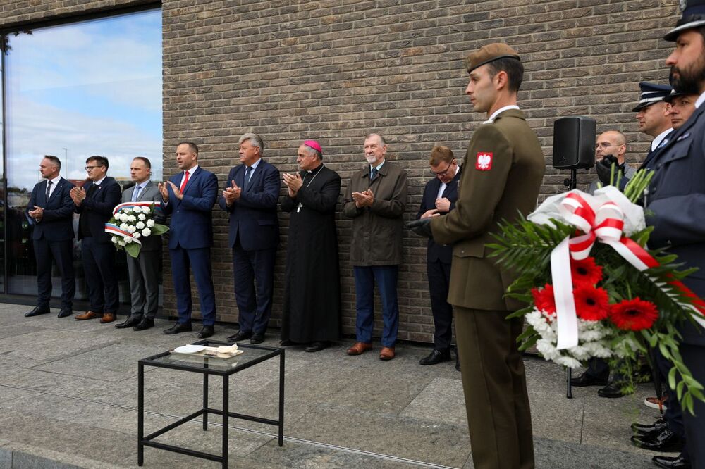 Uroczyste odsłonięcie tablicy upamiętniającej Wincentynę Teskową – Bydgoszcz, 21 września 2022. Fot. Mikołaj Bujak (IPN)