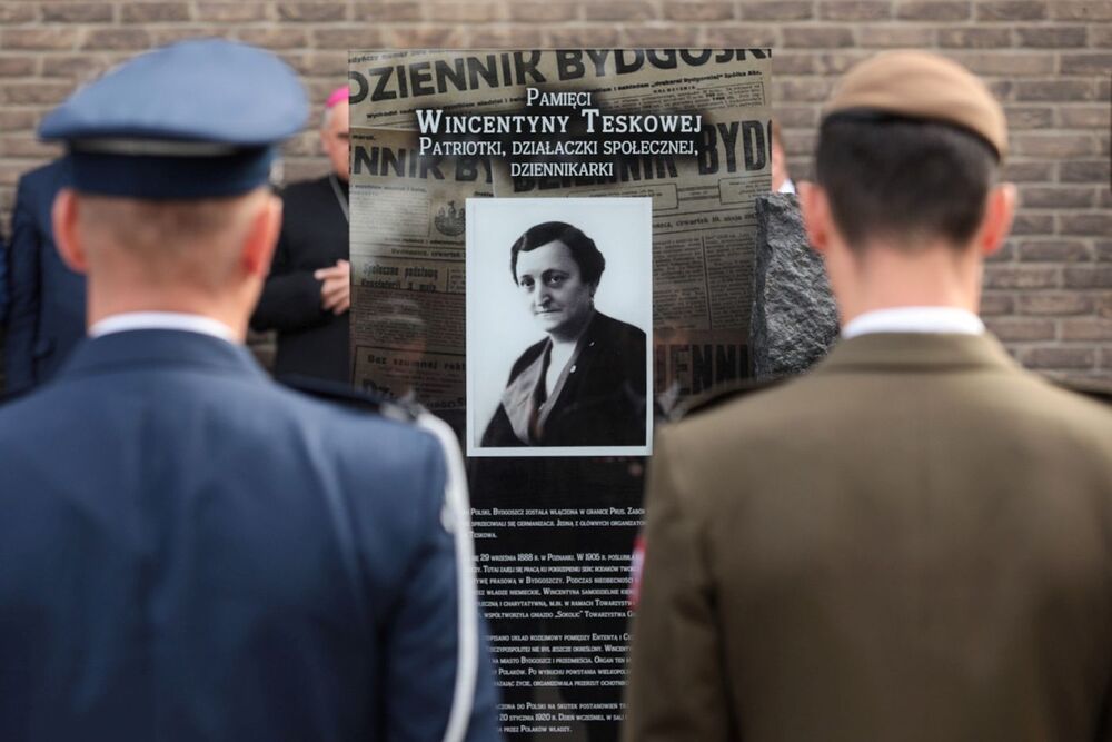 Uroczyste odsłonięcie tablicy upamiętniającej Wincentynę Teskową – Bydgoszcz, 21 września 2022. Fot. Mikołaj Bujak (IPN)