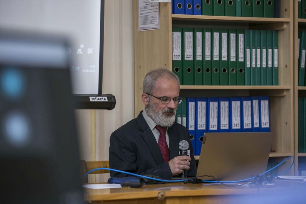 VI Ogólnopolska Konferencja Archiwistów i Historyków „Educare necesse est… – „My wśród obcych, obcy wśród nas – od średniowiecza do końca XX w.”. Jacek Wróbel (AIPN) – Warszawa, 21 września 2022. Fot. Katarzyna Adamów (AIPN)