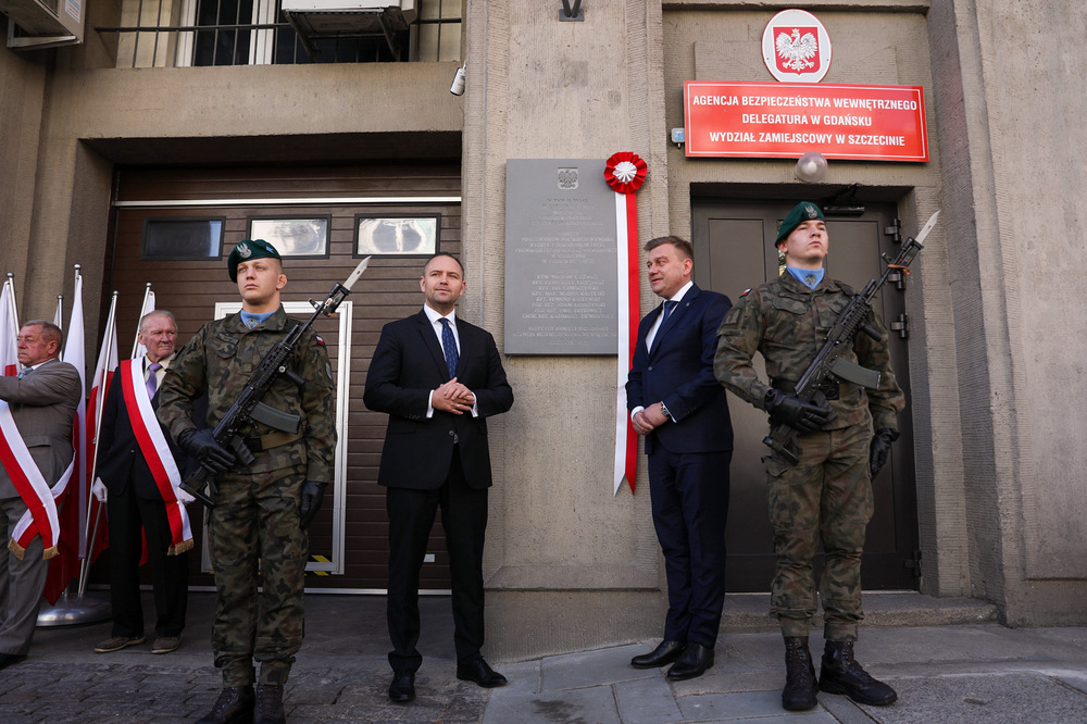 Uroczystość odsłonięcia tablicy upamiętniającej oficerów Oddziału II Sztabu Głównego Wojska Polskiego – Szczecin, 22 września 2022. Fot. Mikołaj Bujak (IPN)