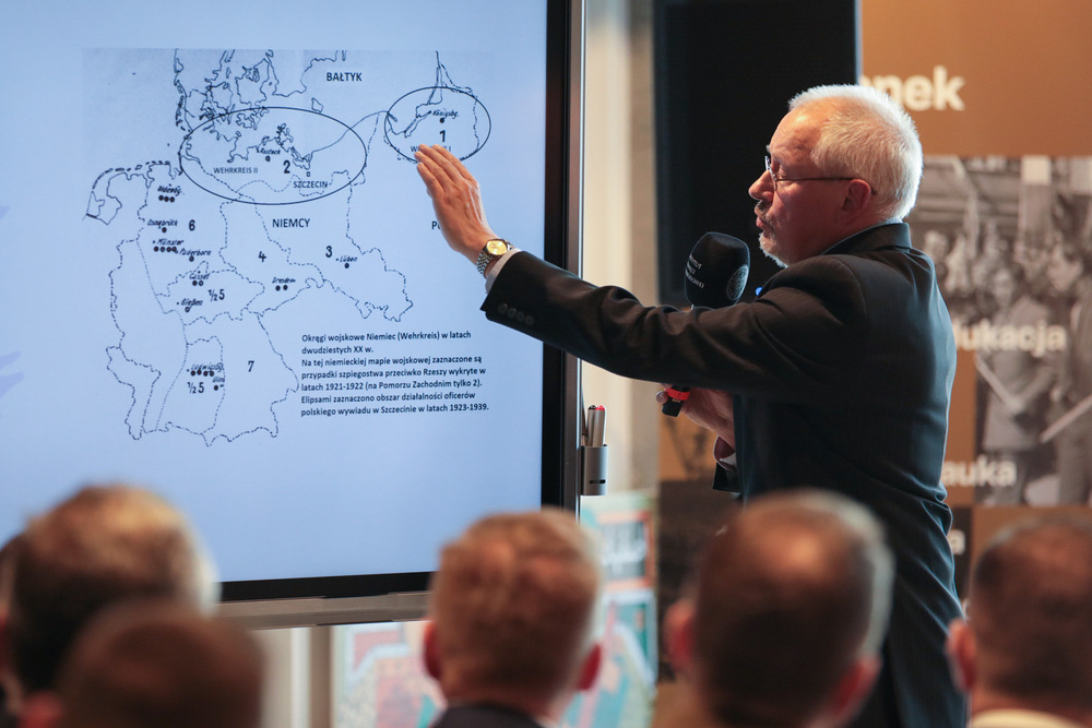 Wkład prof. Wojciecha Skóry pt.: „Oficerowie wywiadu polskiego w międzywojennym Szczecinie 1918-1939” – Szczecin, 22 września 2022. Fot. Mikołaj Bujak (IPN)