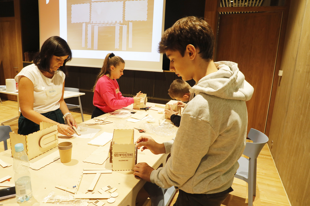 Warsztaty towarzyszące finałowi konkursu „NiezwyciężONE. Bohaterki Niepodległej”. Fot. Piotr Życieński (IPN)