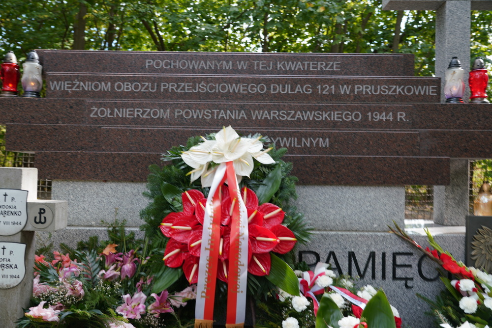 Kwatera ofiar obozu przejściowego Dulag 121 na terenie Cmentarza Szpitalnego w Tworkach – Pruszków, 24 września 2022. Fot. Mateusz Niegowski (IPN)