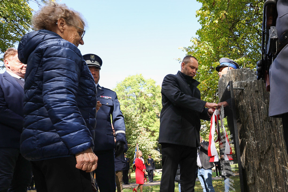 Uroczystości upamiętniające funkcjonariusze Policji Państwowej z Kalwarii Pacławskiej – ofiary zbrodni katyńskiej – Kalwaria Pacławska, 28 września 2022. Fot. Mikołaj Bujak (IPN)