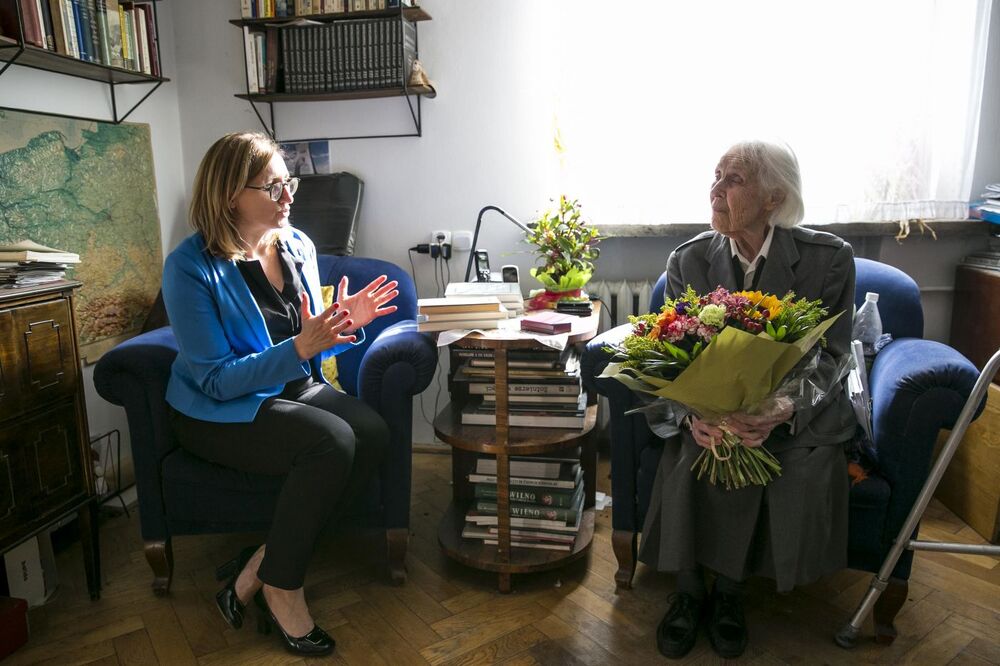 Hanna Grabińska i Marzena Kruk, dyrektor Archiwum IPN – 30 września 2022. Fot. Katarzyna Adamów (IPN)