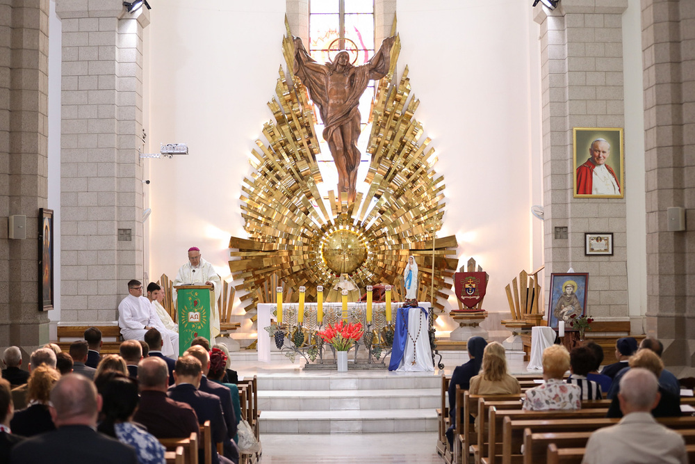 Msza św. w Katedrze Najświętszego Serca Jezusa – Taszkent, 4 października 2022. Fot. Mikołaj Bujak (IPN)