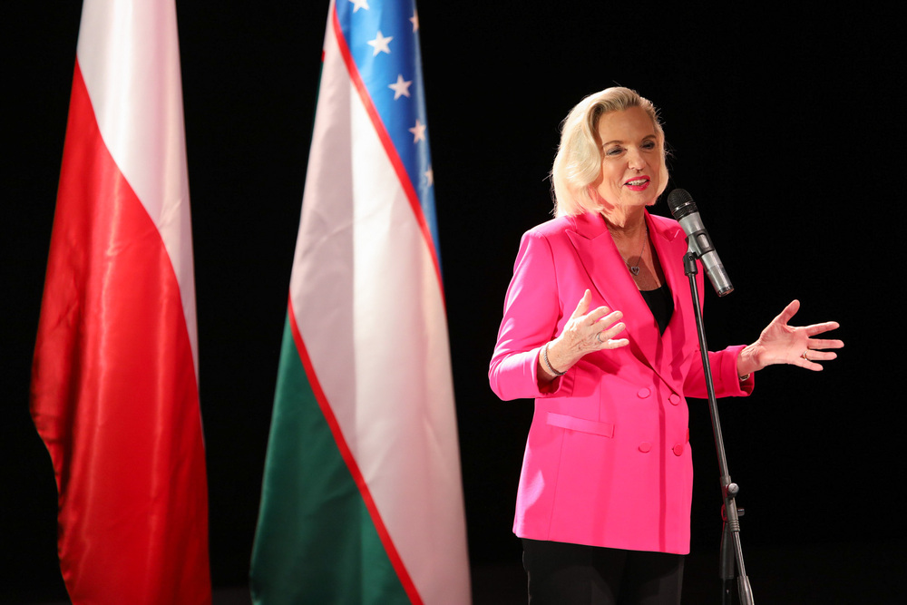 Wręczenie odznaczeń w teatrze Ilkhom w Taszkencie – 4 października 2022. Fot. Mikołaj Bujak (IPN)