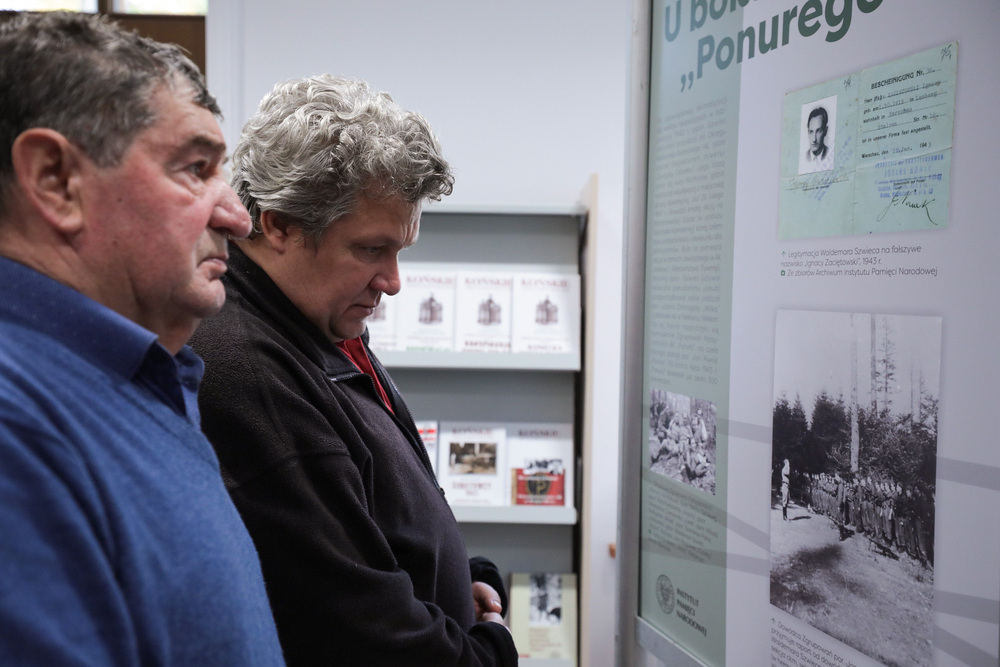 Wernisaż wystawy „Waldemar Szwiec »Robot«” –  Końskie (woj. świętokrzyskie), 11 października 2022. Fot. Mikołaj Bujak (IPN)