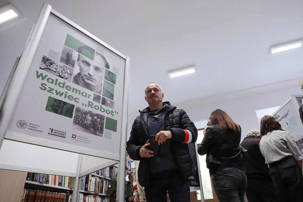 Wernisaż wystawy „Waldemar Szwiec »Robot«” –  Końskie (woj. świętokrzyskie), 11 października 2022. Fot. Mikołaj Bujak (IPN)