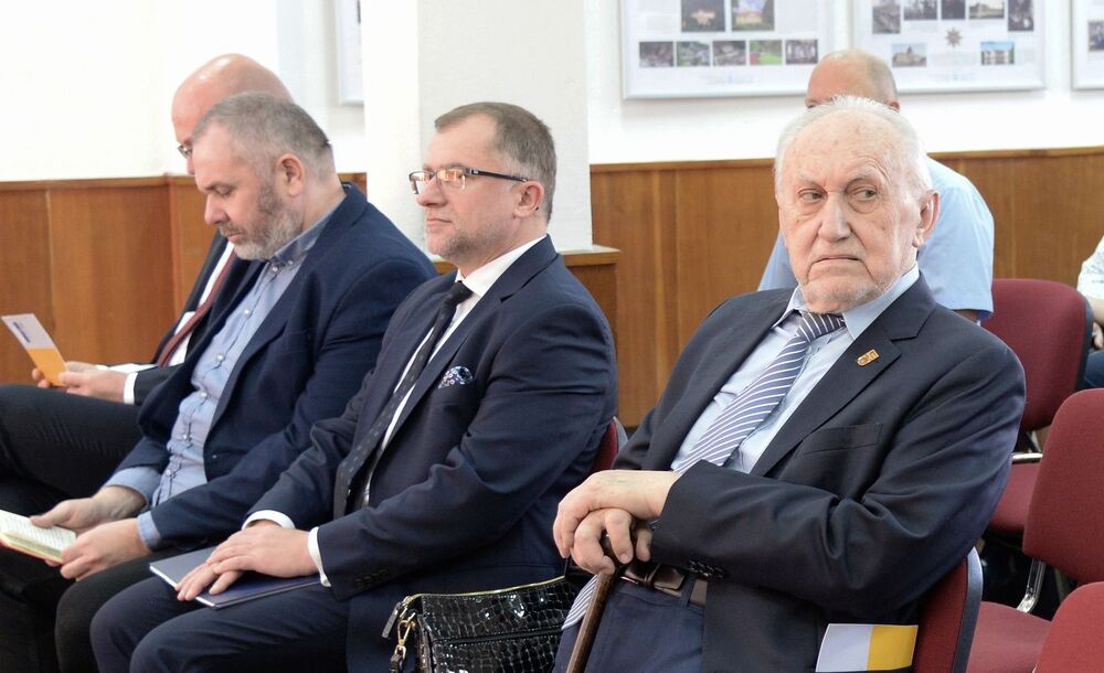 Prelegenci, członkowie Rady Naukowej serii „Symposia Archivistica”. Od prawej: prof. dr hab. Bohdan Ryszewski, przewodniczący Rady Naukowej, dr hab. Jerzy Bednarek, Oddziałowe Archiwum IPN w Łodzi, dr hab., prof. UMK Waldemar Chorążyczewski. Fot. Iga Czarniawska (Instytut Północny im. Wojciecha Kętrzyńskiego)