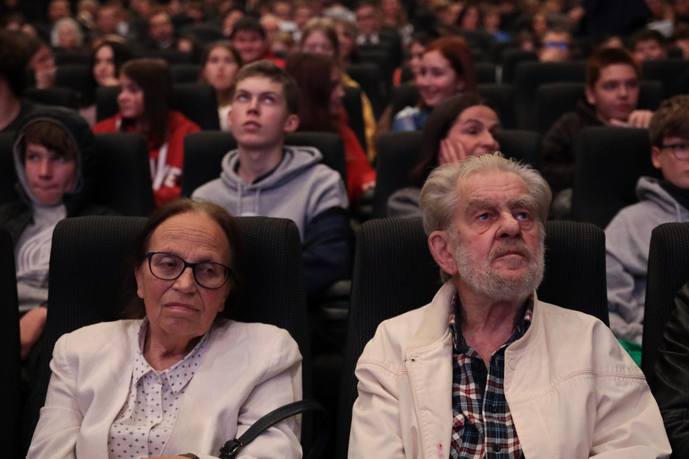 Joanna i Andrzej Gwiazdowie podczas spotkania edukacyjnego dla uczniów trójmiejskich szkół „Śladami Polaków w Wolnym Mieście Gdańsku” – Gdańsk, 20 października 2022. Fot. Mikołaj Bujak (IPN)