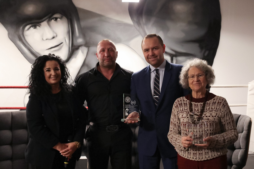 Nadanie klubowi bokserskiemu Brzostek Top Team imienia Jana Biangi – Gdańsk, 21 października 2022. Fot. Mikołaj Bujak (IPN)