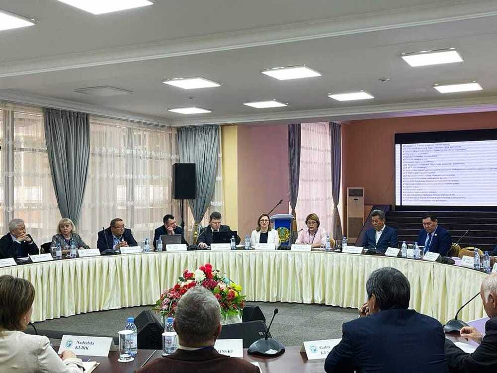 I Międzynarodowy Kongres Archiwistów, Ałmaty, 18–21.10.2022, obrady w ramach sesji dyskusyjnej „Archiwa: od „ściśle tajnych” do online (dokumenty organów bezpieczeństwa państwa)”. Fot. Archiwum Prezydenta Republiki Kazachstanu