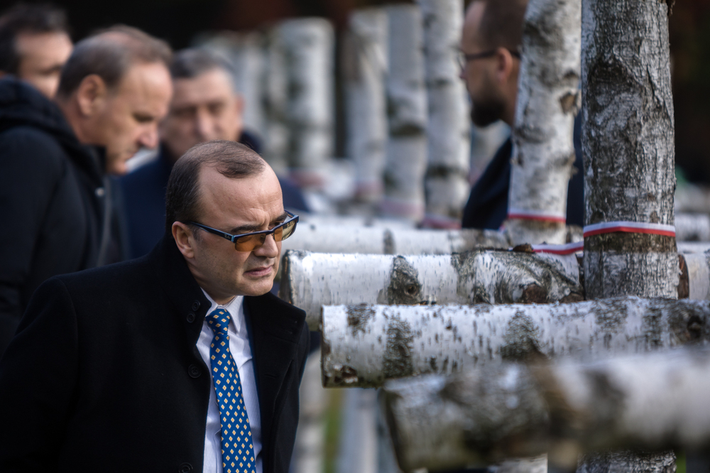 Delegacja z Albanii na „Łączce” na Cmentarzu Powązkowskim –  25 października 2022. Fot. Sławek Kasper (IPN)