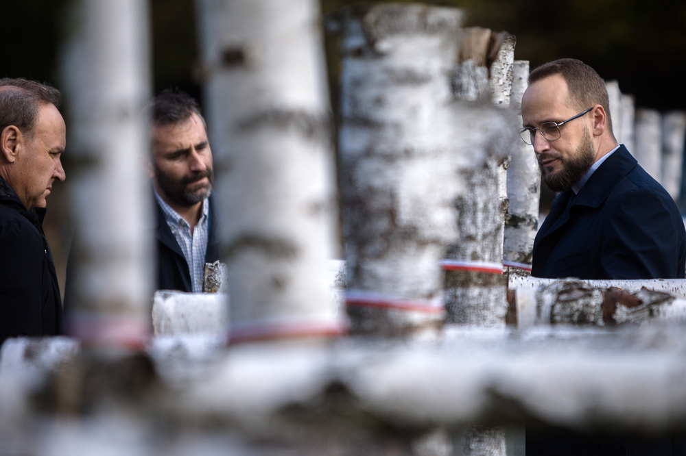 Delegacja z Albanii na „Łączce” na Cmentarzu Powązkowskim –  25 października 2022. Fot. Sławek Kasper (IPN)