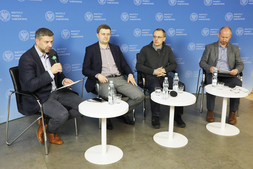 Dyskusja „Od realizmu politycznego do ucieczki… Próby jawnej opozycji w Polsce pojałtańskiej” z cyklu „Między mitem a rzeczywistością – najważniejsze wydarzenia XX wieku” – 26 października 2022. Fot. Piotr Życieński (IPN)