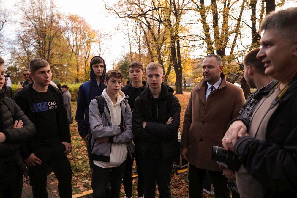 Demontaż pomnika „Wdzięczności Armii Czerwonej” w Głubczycach – 27 października 2022. Fot. Mikołaj Bujak (IPN)