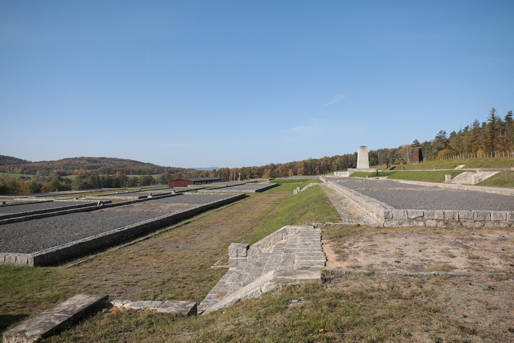 Teren Muzeum Gross-Rosen w Rogoźnicy, byłego niemieckiego obozu koncentracyjnego i zagłady. Fot. Mikołaj Bujak (IPN)