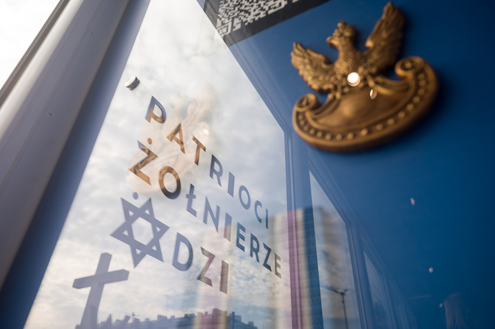 Wystawę multimedialną IPN „Patrioci. Żołnierze. Żydzi” zwiedził Yacov Livne, ambasador Izraela w Polsce – Warszawa, 28 października 2022. Fot. Sławek Kasper (IPN)