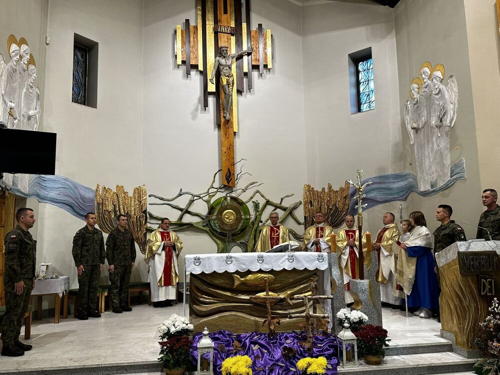 Msza św. w kościele pw. Św. Augustyna w Złocieńcu w 40. rocznicę internowania działaczy i sympatyków NSZZ Solidarność w Wojskowych Obozach Internowania – Złocieniec, 3 listopada 2022. Fot. IPN