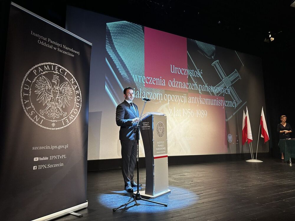 Uroczystość wręczenia odznaczeń państwowych działaczom opozycji antykomunistycznej z lat 1956-1989. Złocieniecki Dom Kultury – 3 listopada 2022. Fot. IPN