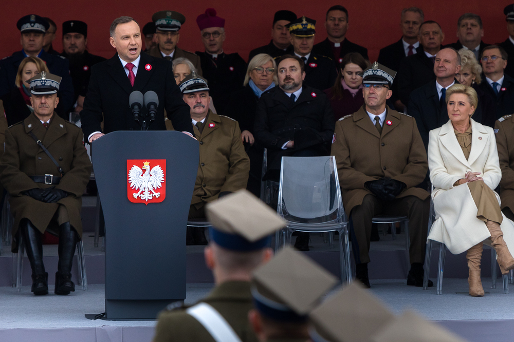 Prezydent RP Andrzej Duda przemawiający podczas centralnych obchodów Narodowego Święta Niepodległości – Warszawa, 11 listopada 2022. Fot. Sławek Kasper (IPN)