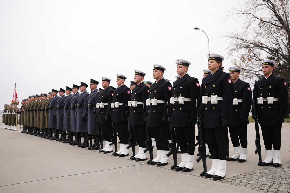 Powitanie prezydentów RP na uchodźstwie na Okęciu – Warszawa, 12 listopada 2022. Fot. Mikołaj Bujak (IPN)