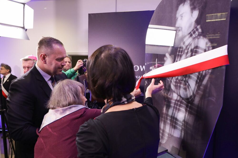 Uroczyste nadanie imienia Kornela Morawieckiego „Przystankowi Historia” we Wrocławiu – 14 listopada 2022. Fot. Mikołaj Bujak (IPN)