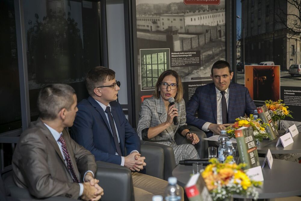 Dyskusja wokół serii wydawniczej „Leksykon bezpieki. Kadra kierownicza aparatu bezpieczeństwa (1944–1956)” – 16 listopada 2022. Fot. Katarzyna Adamów (IPN)