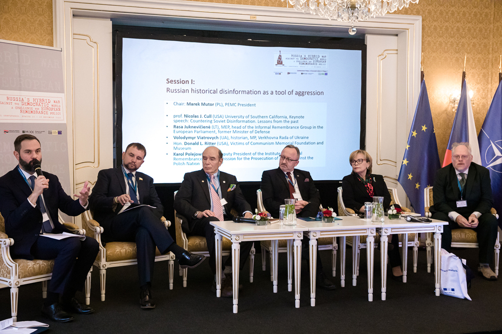 Konferencja „Wojna hybrydowa Rosji przeciwko demokratycznemu światu. Wyzwanie dla europejskiej polityki pamięci” – Praga (Czechy), 16–18 listopada 2022. Fot. Sławek Kasper (IPN)