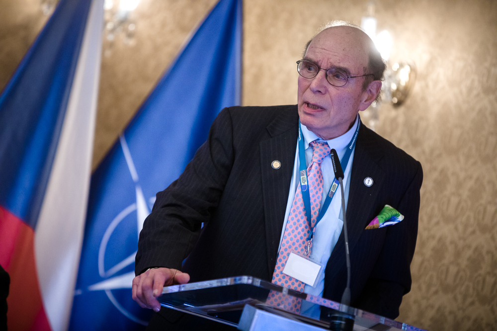 Donald L. Ritter (USA), Fundacja i Muzeum Ofiar Komunizmu. Konferencja „Wojna hybrydowa Rosji przeciwko demokratycznemu światu. Wyzwanie dla europejskiej polityki pamięci”– Praga (Czechy), 16–18 listopada 2022. Fot. Sławek Kasper (IPN)