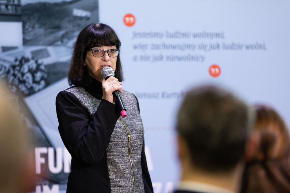 Zuzanna Kurtyka podczas otwarcia Biblioteki im. Janusza Kurtyki – Warszawa, 17 listopada 2022. Fot. Mikołaj Bujak (IPN)