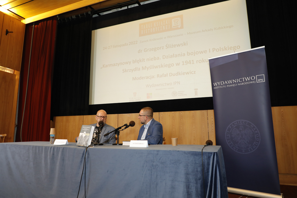 Instytut Pamięci Narodowej na XXX Targach Książki Historycznej. Spotkanie z dr. Grzegorzem Śliżewskim – Warszawa, 27 listopada 2022. Fot. Piotr Życieński (IPN)