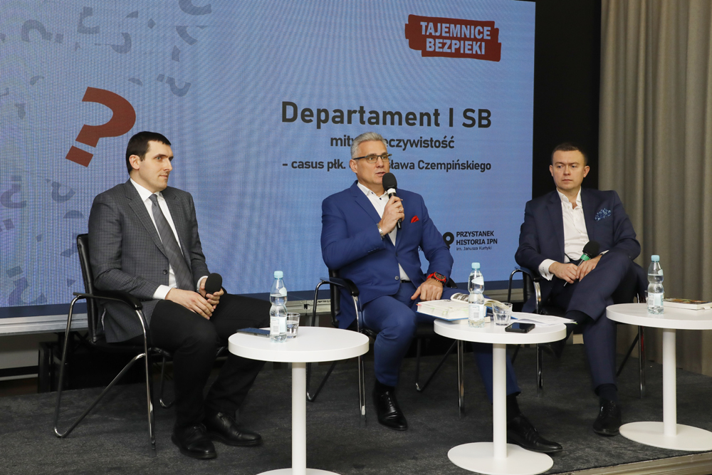 Spotkanie „Departament I SB – mity i rzeczywistość – casus płk. Gromosława Czempińskiego” z cyklu „Tajemnice bezpieki” – Warszawa, 29 listopada 2022. Fot. Piotr Życieński (IPN)