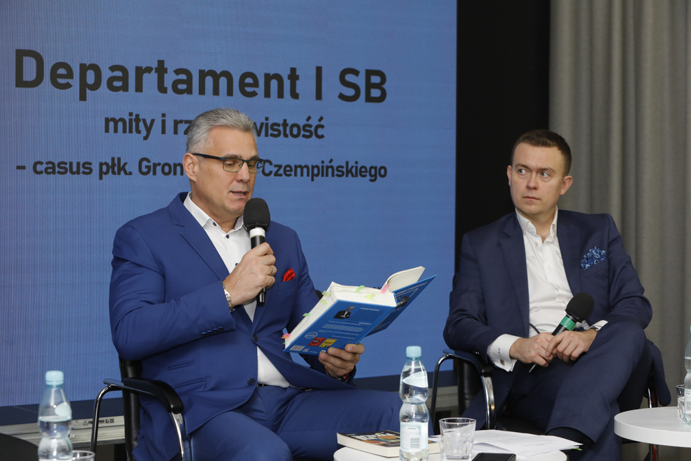 Spotkanie „Departament I SB – mity i rzeczywistość – casus płk. Gromosława Czempińskiego” z cyklu „Tajemnice bezpieki” – Warszawa, 29 listopada 2022. Fot. Piotr Życieński (IPN)