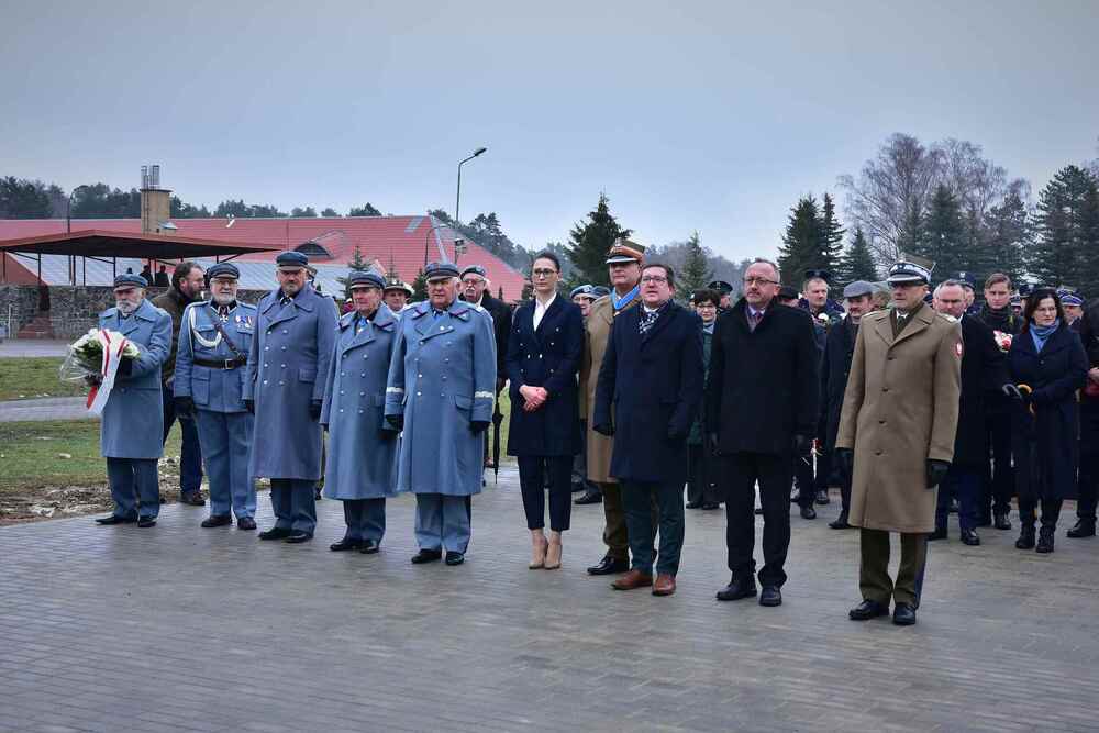Odsłonięcie pomnika Marszałka Józefa Piłsudskiego – Złocieniec, 5 grudnia 2022. Fot. Sebastian Kaniewski (IPN)